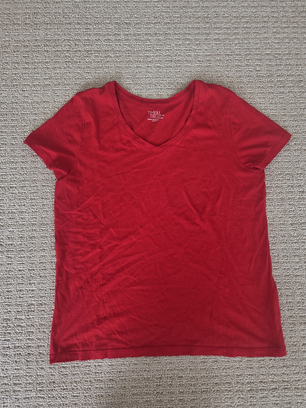 Time and Tru Bright Red V-Neck Short Sleeve Tee